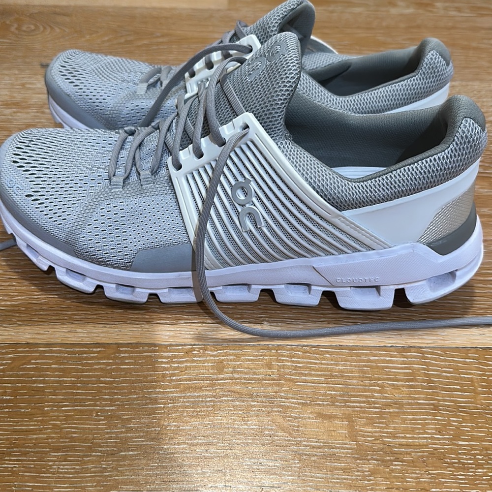 On Running Women's Light Gray and White Performance Sneakers - Picture 3 of 8
